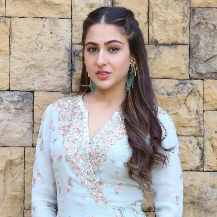 Sara Ali Khan Pays Tribute to Indian Roots as She makes her Red Carpet Debut in a Lehenga