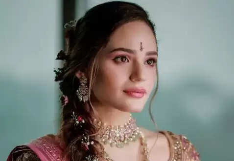 Aviva Bidapa Age, Height, Boyfriend, Family, Wikipedia, Biography