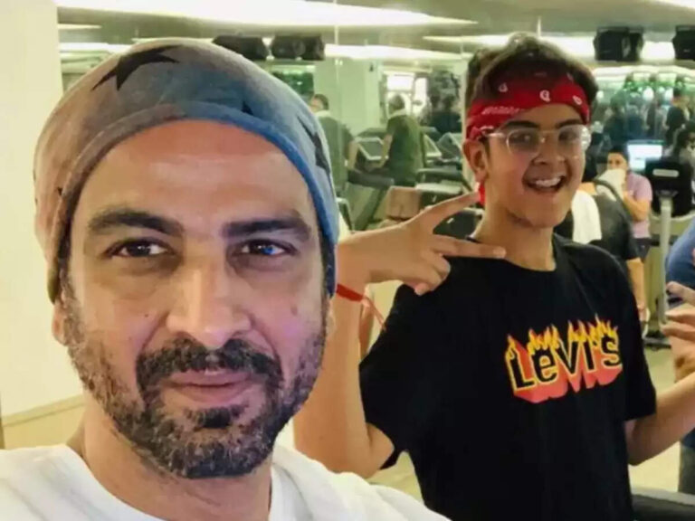 When Ronit Roy's Son - Agasthya Bose Roy Made His Paparazzi Debut (write in past tense. it is a 3 month old article)