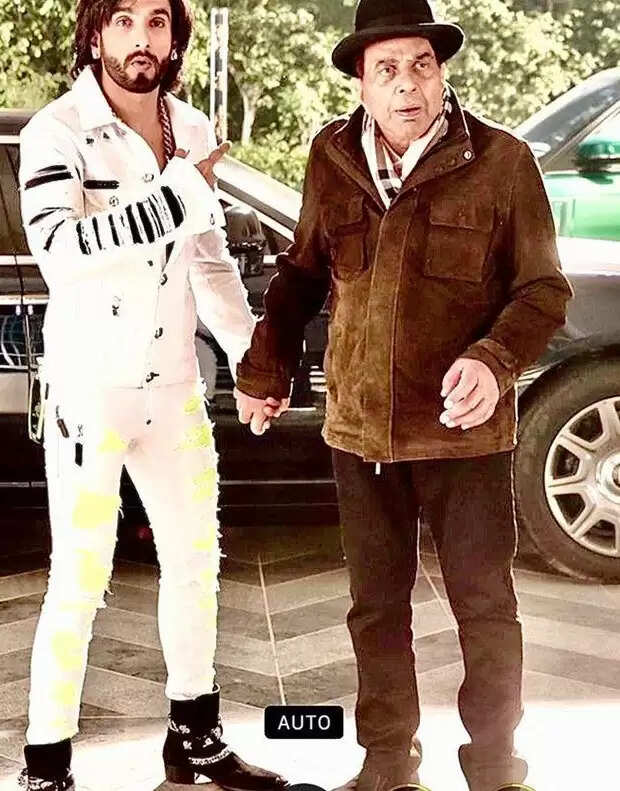 Ranveer Singh Shared His Experience Of Working with Dharmendra!!