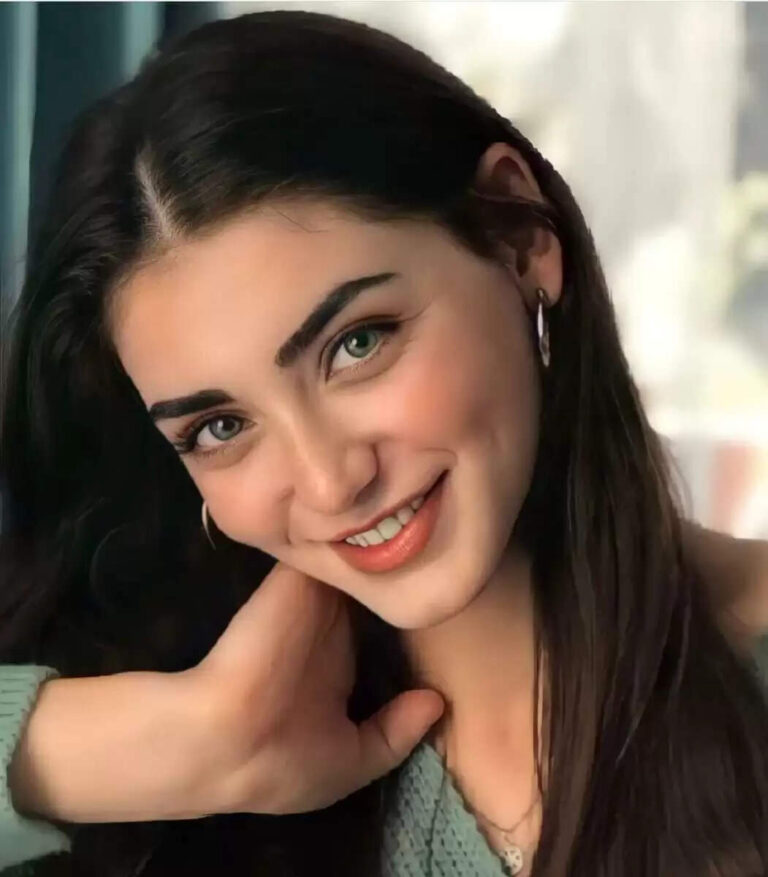 Ozge Torer Biography, Age, Height, Family, Net Worth in 2023