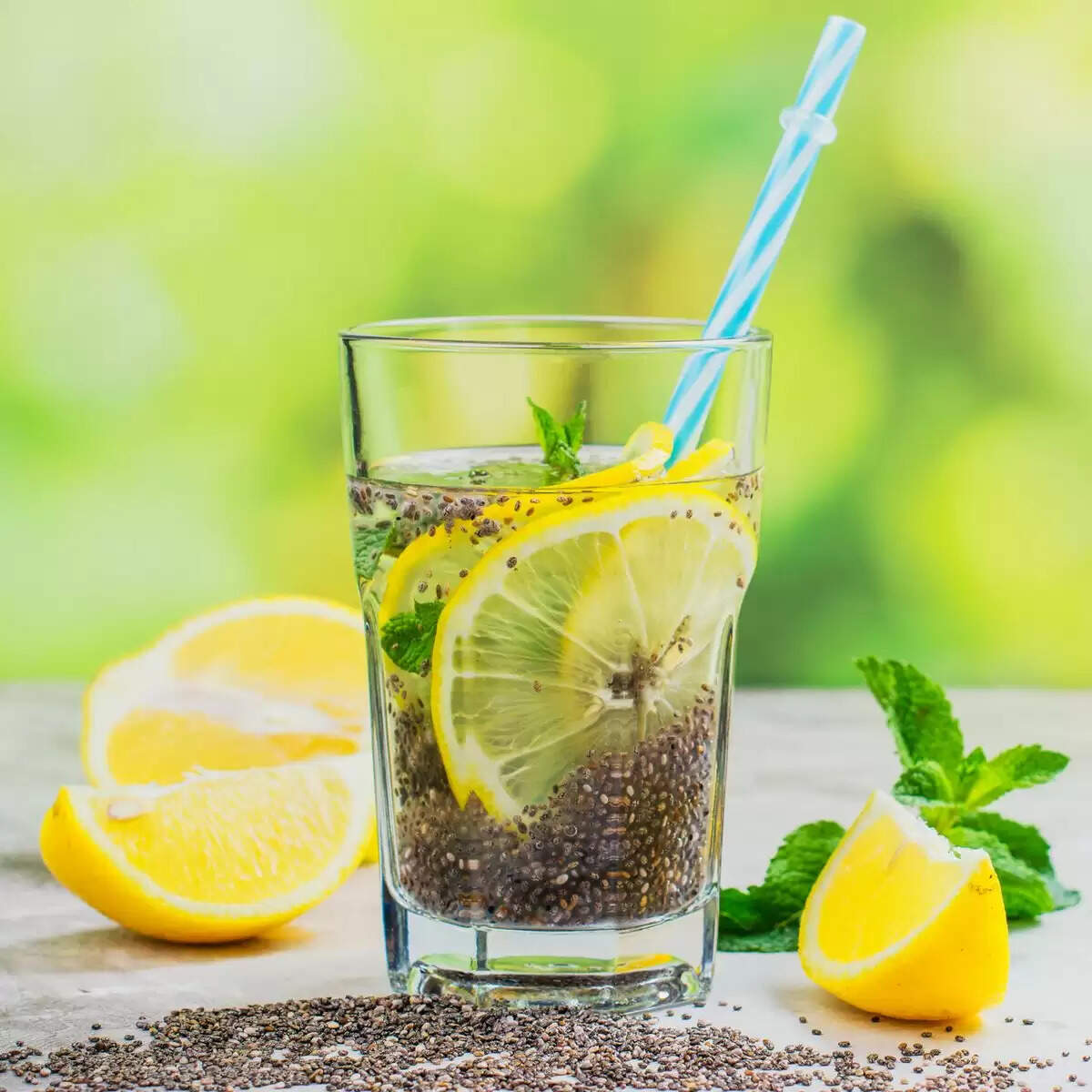 Top 4 Reasons Why You Should Have Chia Seeds With Lemon Water