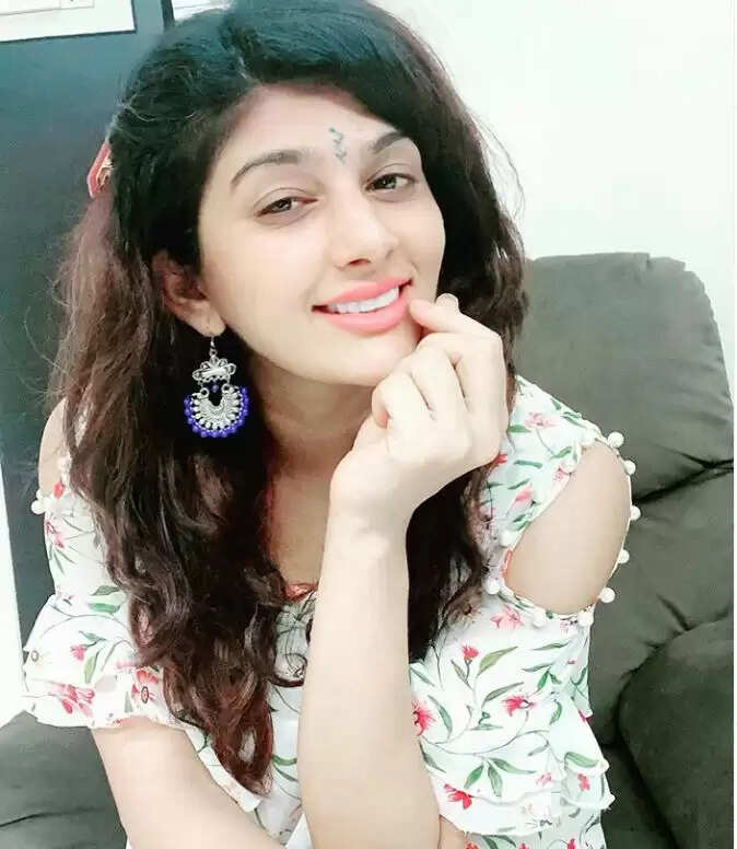 Isha Chhabra Age, Wiki, Instagram, Boyfriend, Family In 2023