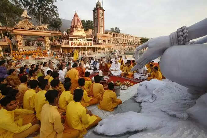 Top 10 Yoga Ashrams In Rishikesh In 2023