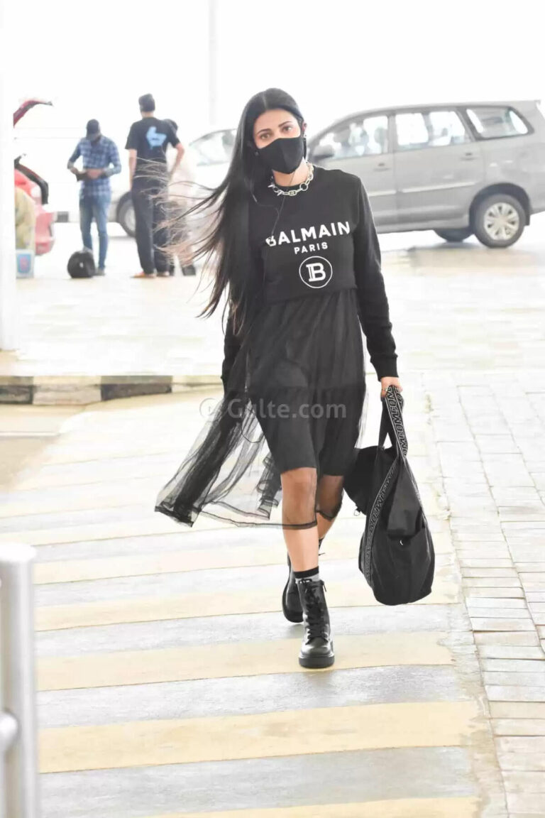Shruti Hassan Airport Look That You'd Not Want To Miss!!!