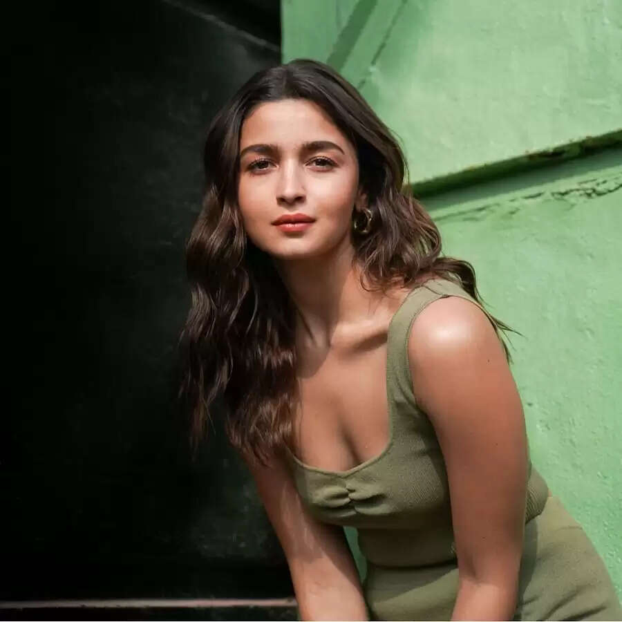 Alia Bhatt Revealed Her Childhood Crush!!