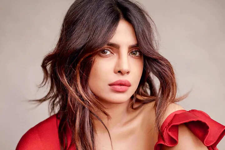 Vishal Bhardwaj Gave A Surprise Visit To Priyanka Chopra!!