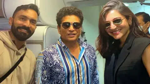 Anushka Sharma Reached Ahmedabad For Supporting India!!