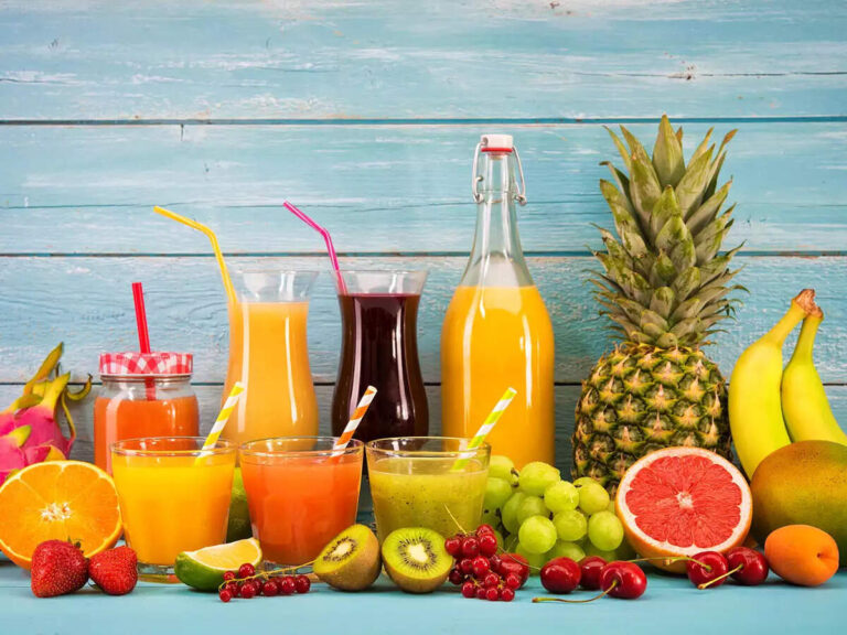 Top 9 Fruit Juices For Skin Whitening & Lightening