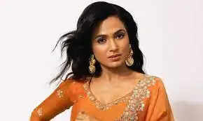 Ramya Pandian Age, Father, Biography, Family Photos, Sister, Husband, Movies List
