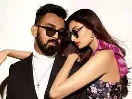This Is How Wifey Athiya Shetty Reacted To See Hubby KL Rahul's Two Back-To-Back Sixes!!