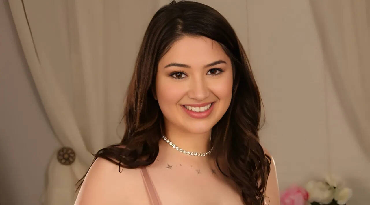 Alyx Star Age, Height, Net Worth, Biography, Wiki, Boyfriend