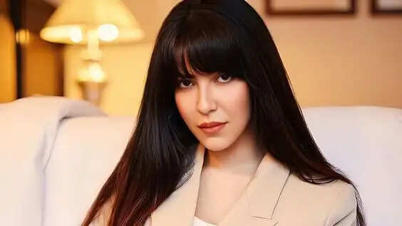 Firoza Khan (Khanzaadi) Age, Height, Biography, Religion, Boyfriend, Family