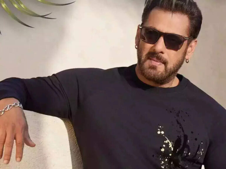 You Will Be Shocked To Know That Salman Khan's First Salary Was Less Than 100!!