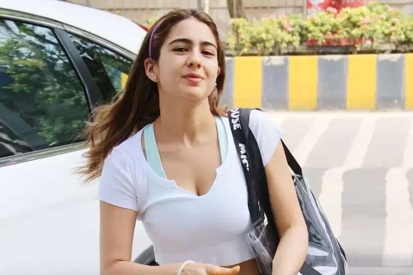 Take A Look On Sara Ali Khan's Luxe Bag Collection!!