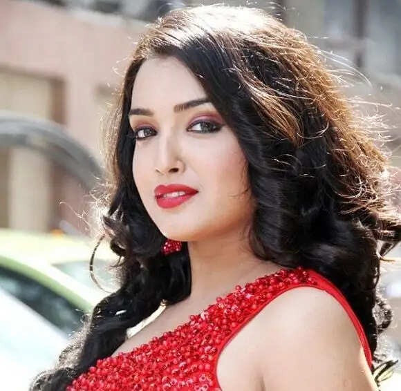 अम्रापाली दुबे की आयु, जीवनी, ऊचाई, वैवाहिक स्थिति, विकिपीडिया