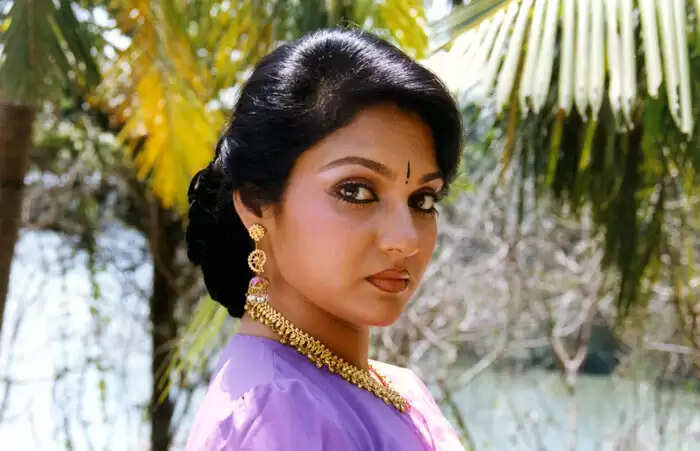 Madhavi (Vijayalakshmi) Age, Height, Weight, Husband, Biography