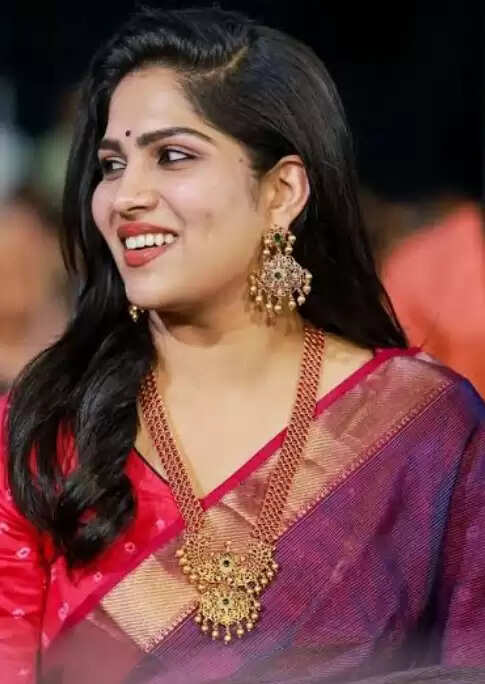 Swasika Age, Height, Weight, Affairs, Biography