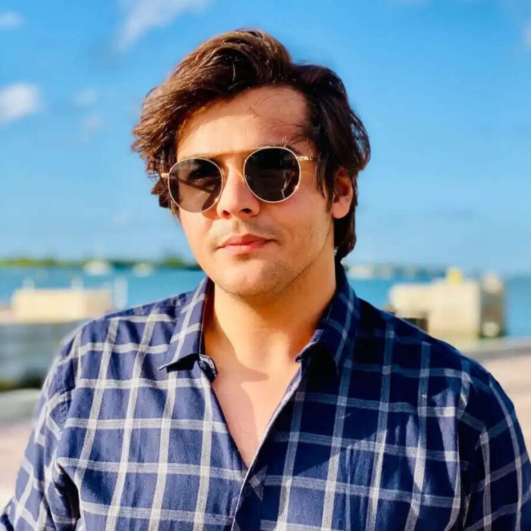 Ashish Chanchlani Age, Net Worth, Biography, Family, Girlfriend, Instagram