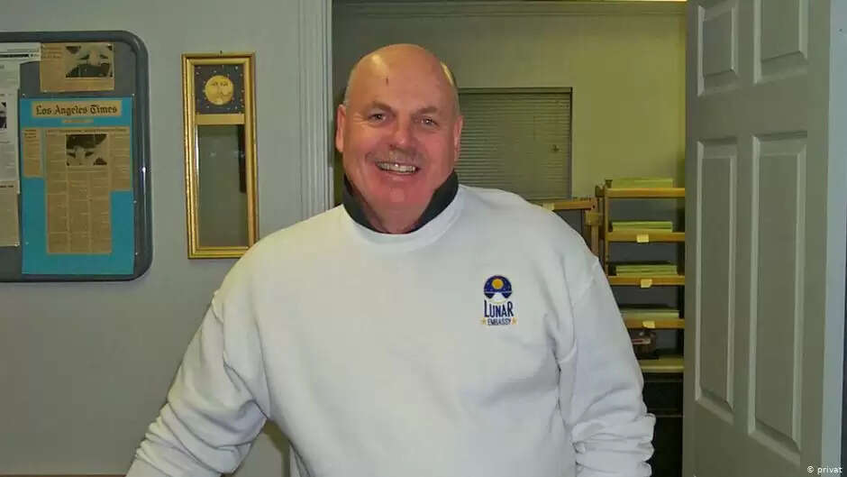 Dennis Hope Biography, Net Worth, Childhood, Family