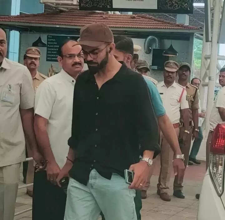 Interesting Facts About Virat Kohli Spotted Using An Unannounced Foldable Phone In India
