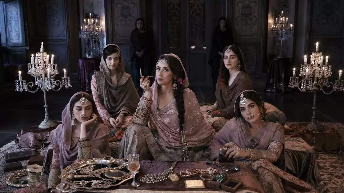 Ayushmann Khurrana Calls Sanjay Leela Bhansali's Heeramandi: The Diamond Bazaar 'A True Masterpiece'!!