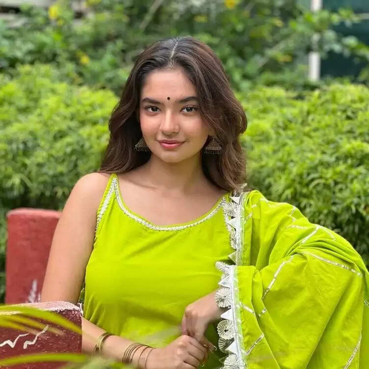 Anushka Sen Biography, Age, Height, Birthday, Net Worth, Photos