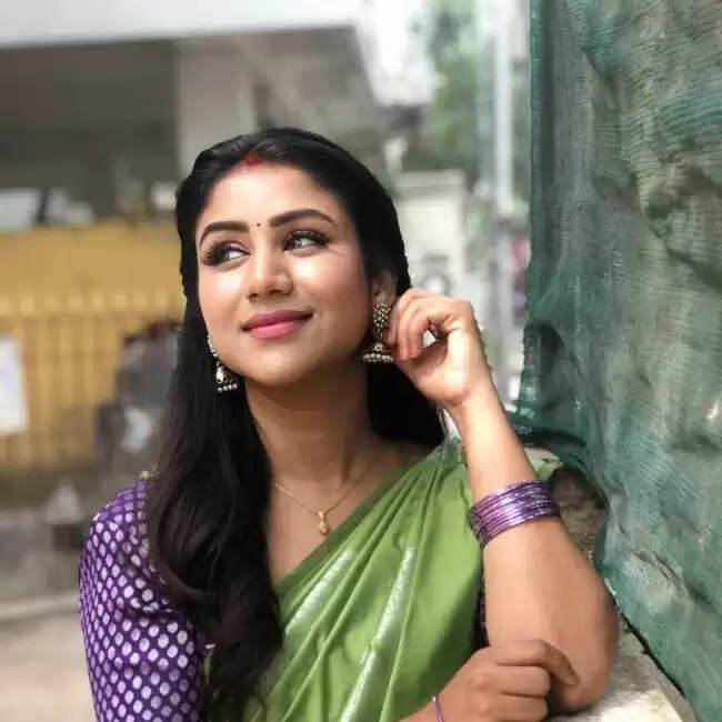 Alya Manasa Wiki, Age, Family, Photo, Biography