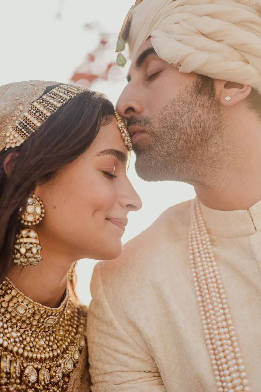 Alia Bhatt Recalled How She Met Hubby Ranbir Kapoor!!!