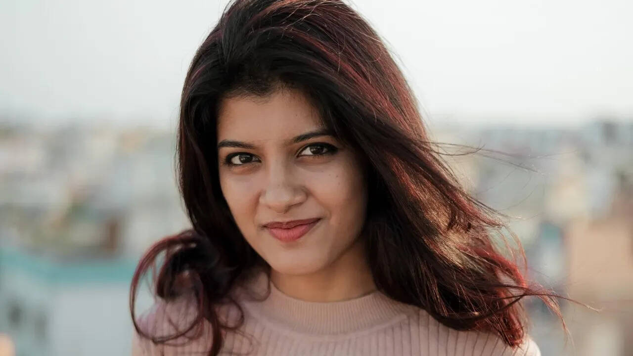 Monisha Blessy Wiki, Family, Age, Photos, Biography