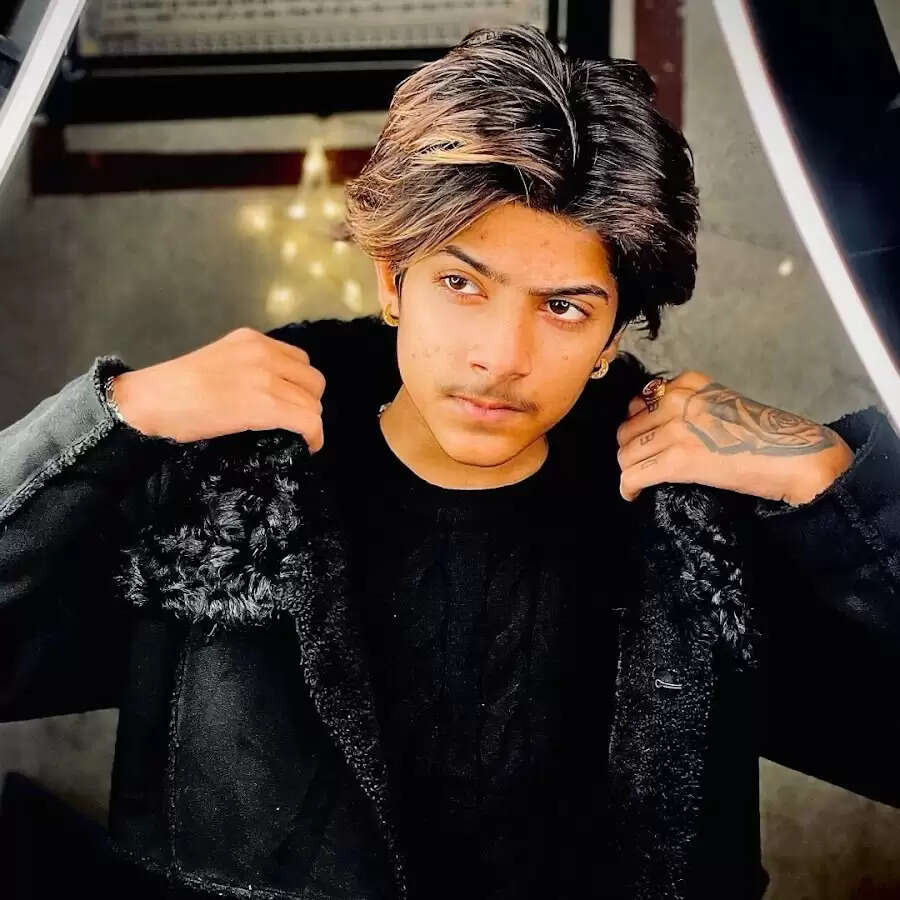 Deep Randhawa Age, Biography, Birthday, Net Worth, Family, Girlfriend