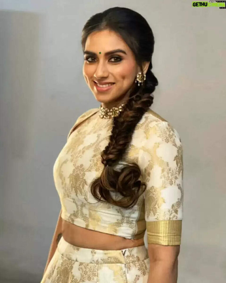 Malavika Jayaram Age, Height, Weight, Wiki, Family, Biography