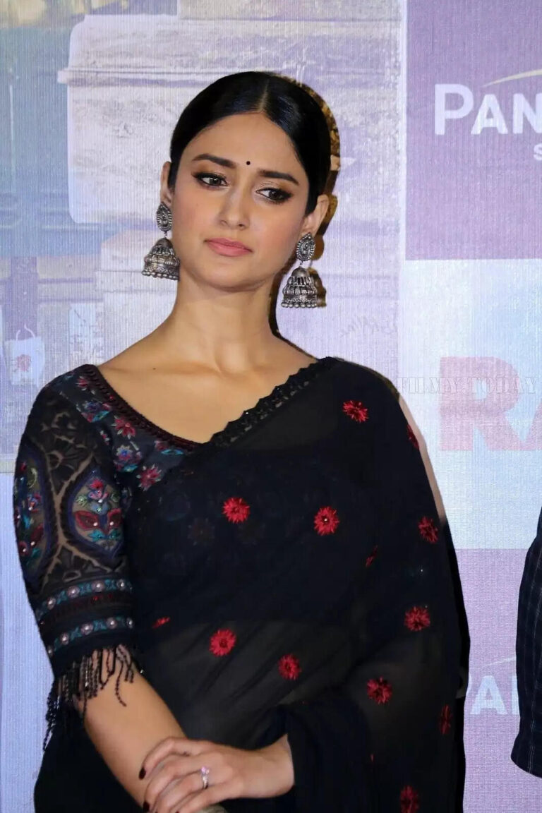Top 10 Ileana D'Cruz Photos Till 2024
