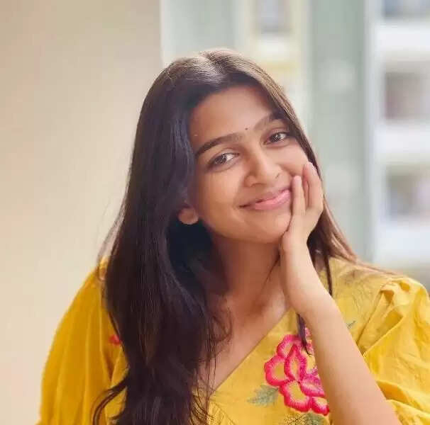 Ananthika Sanilkumar Wiki, Age, Movies, Family, Biography