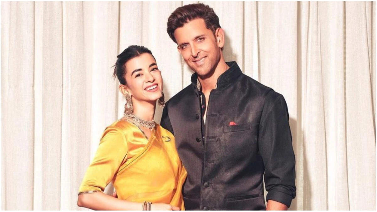 This Is What Saba Azad Commented On Hrithik Roshan's New Post!!!