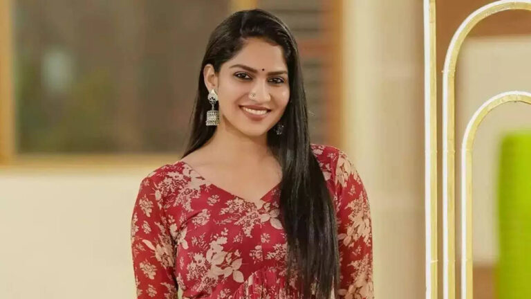 Swasika Vijay Wiki, Age, Family, Husband, Biography