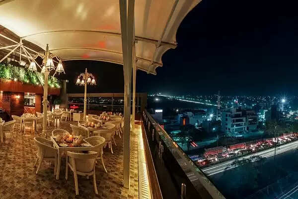 Top 5 Best Places to Eat in Indore