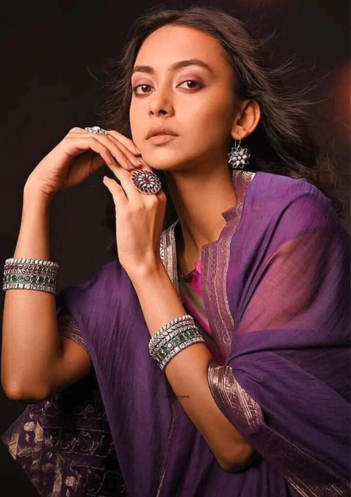 Parle Ad Cast 2024, Who Is the Actress in New Parle Ad?