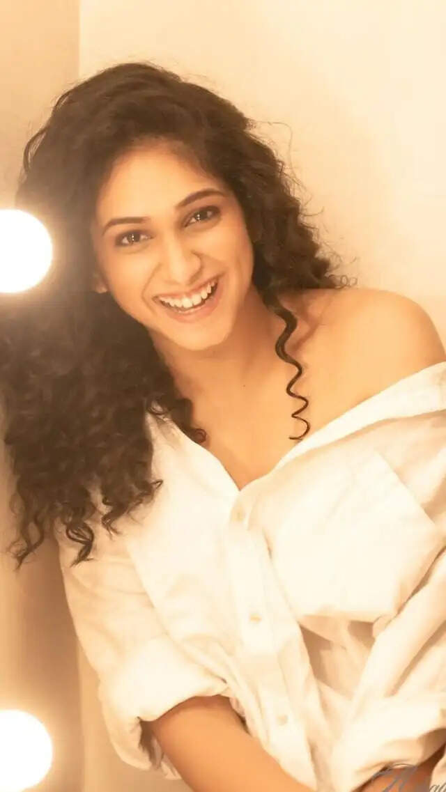 Priyadarshini Indalkar Age, Biography, Movies, Photos