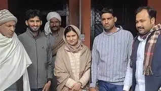 Iqra Hasan Age, Education, Father, Husband, Biography
