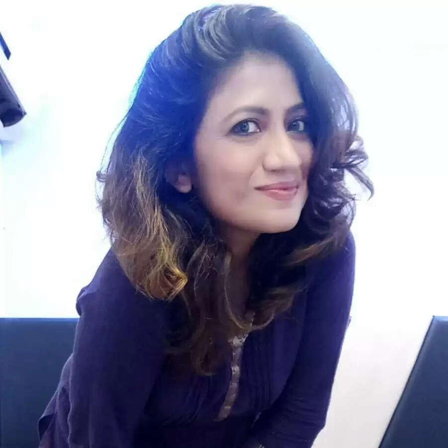 Actress Sima Pari Biography, Wiki, Age, Height, Career, Family