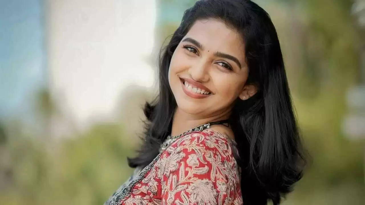 Mamitha Baiju Age, Family, Husband, Biography