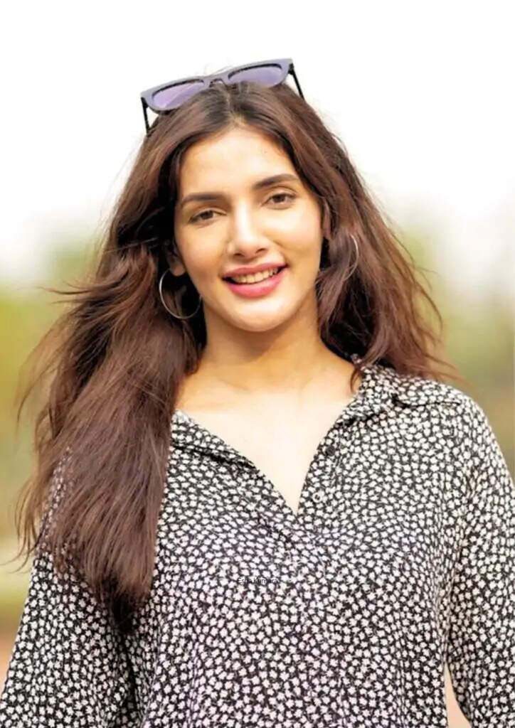 Macho Sporto Ad Cast Girl Name, Actress Alongside Sidhharth