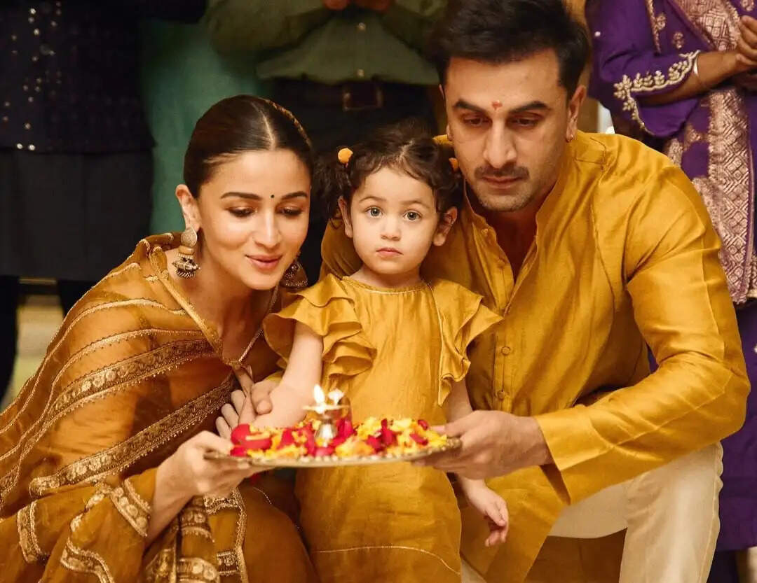 Raha's Day out With Mom Alia Bhatt And Dad Ranbir!!!