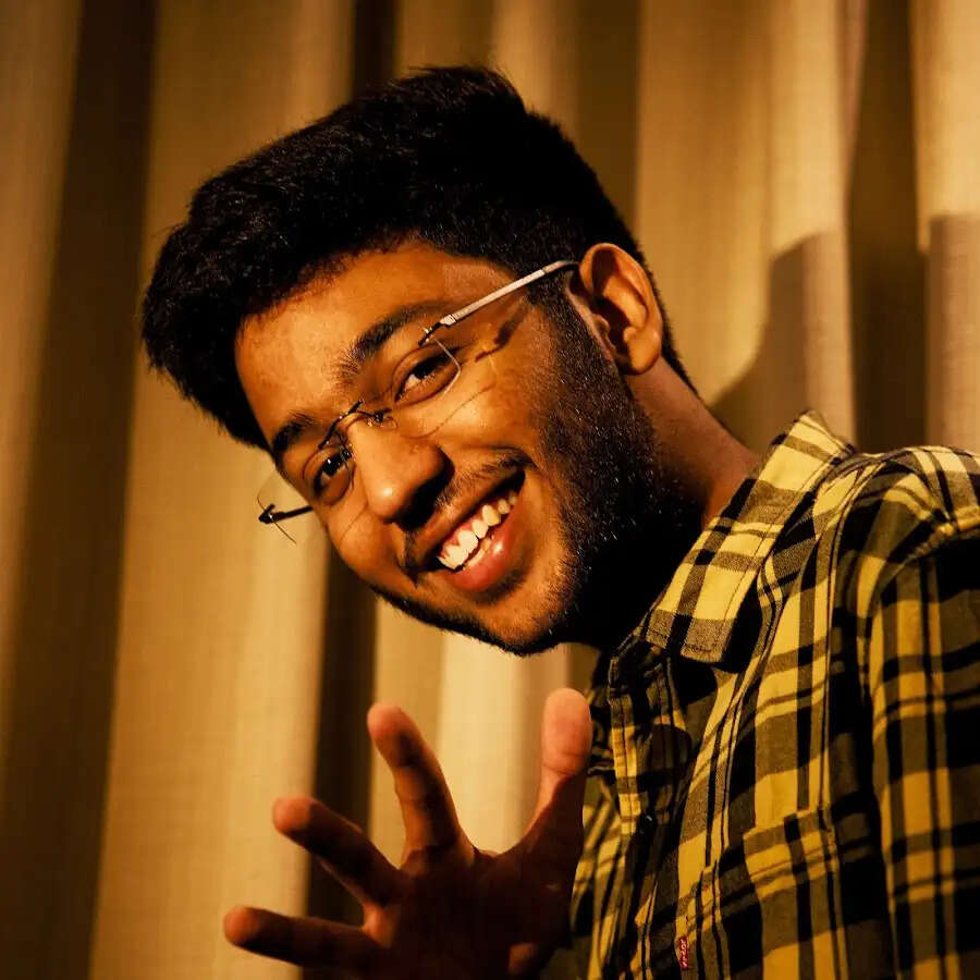 Shobhit Nirwan Wiki, Age, Girlfriends, Net Worth, Biography