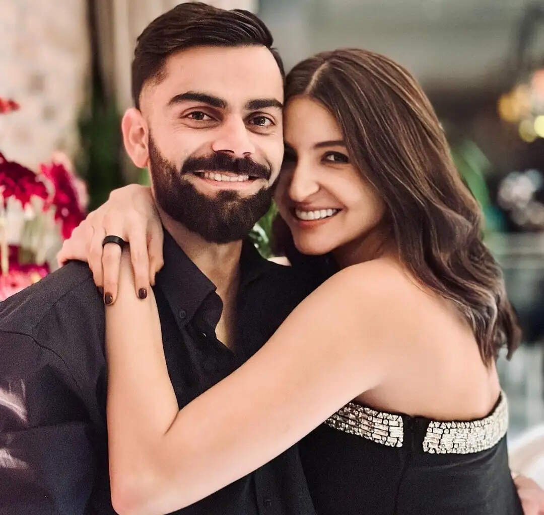 Anushka Sharma Cheers For Virat Kohli At The Test Match Of India Vs Australia!!!