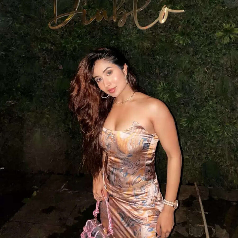 Shreya Kalra Biography, Age, Height, Career, Net Worth, Family