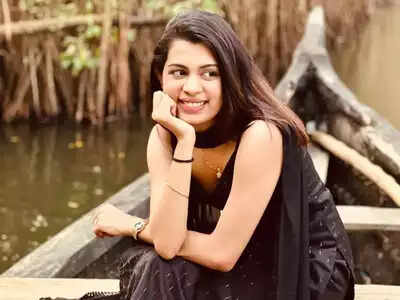 Diya Krishna Biography, Age, Height, Birthday, Career, Net Worth