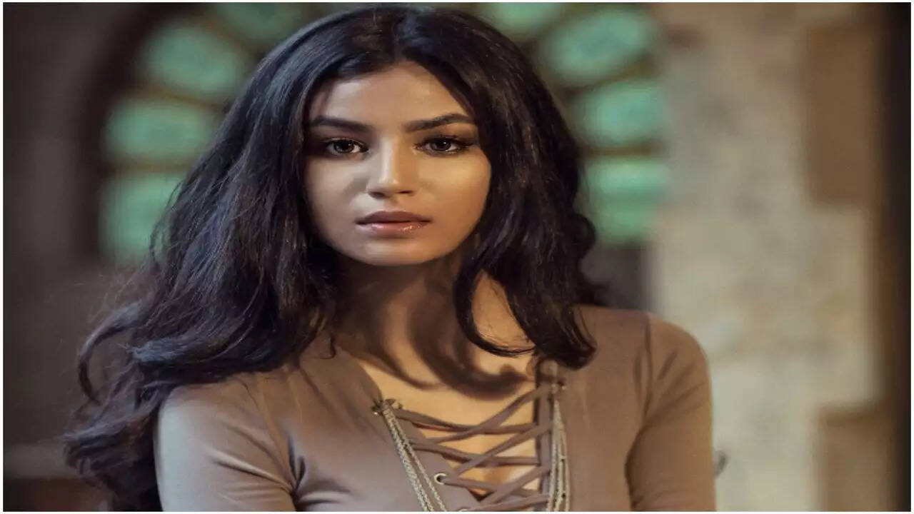 Biography Of Sanjana Doss