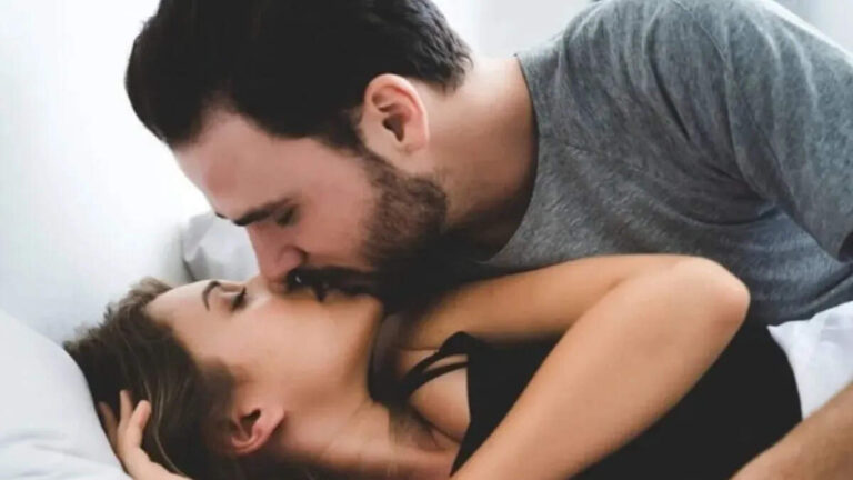 क्या आप इस प्रकार के फिजिकल रिलेशनशिप के लिए तैयार हैं? Physical Relationship Explained In Hindi